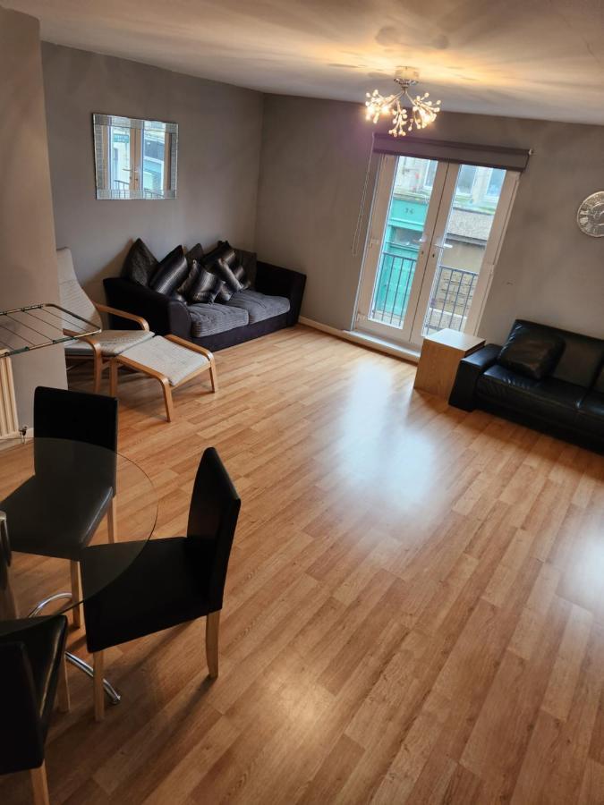 No 11 3 Bed Serviced Appartment Town Centre 거번 외부 사진